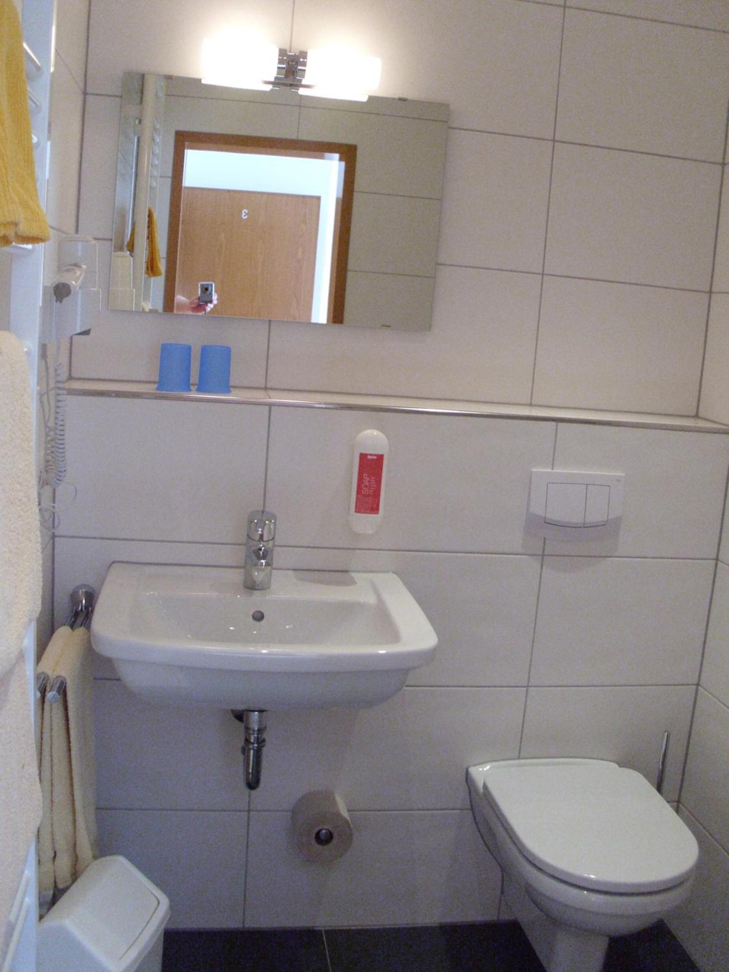 Gasthof Zur Frohen Einkehr Reichardsroth Ruang foto